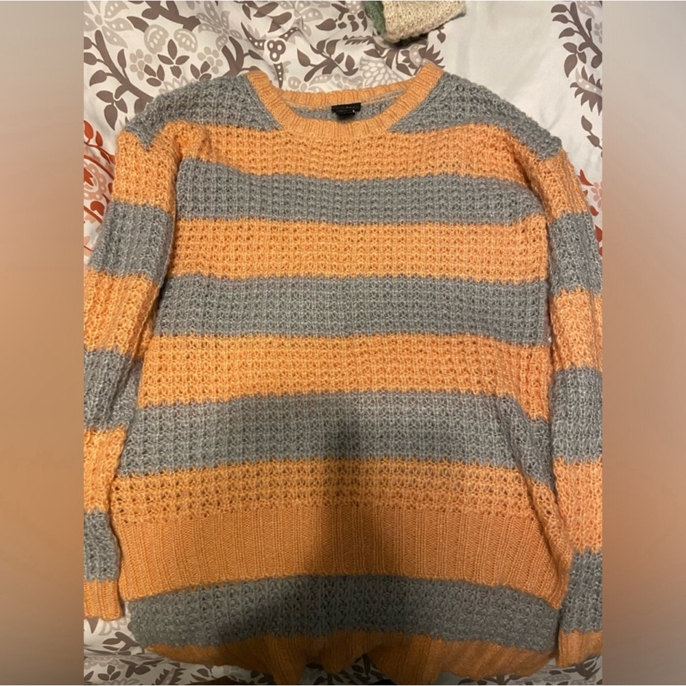 Rue 21 sweater